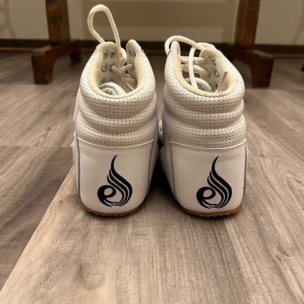 Ryder wear shoes